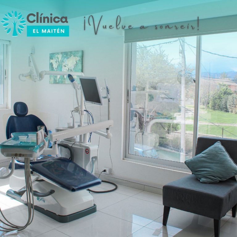 amplios box en clínica dental en colina